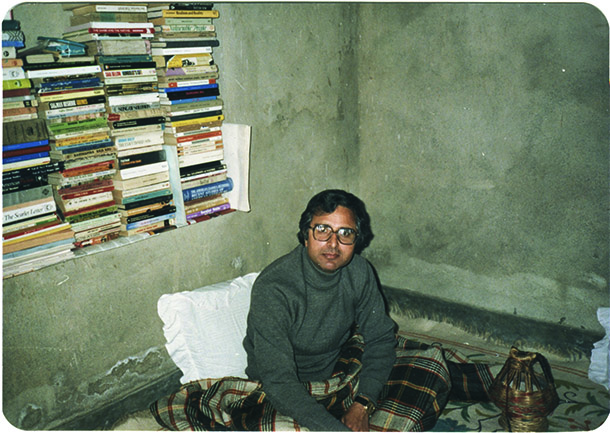 Mohamad Amin at the house of his friend TN Dhar in Chhanpur, circa 1980s The Amin Collection, Kashmir Photo Collective